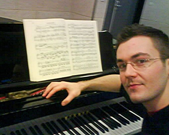 Romain Guilhem, a commencé les études de piano au Centre Musical, il n'avait pas encore quatre ans...Aujourd'hui brillant pianiste, il enseigne à Grasse et à Nice